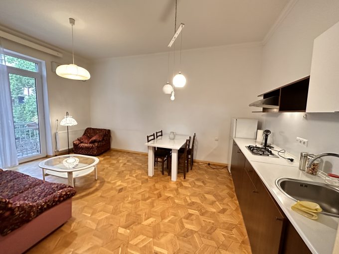 2-room apartment for rent in Vake, on Paliashvili street